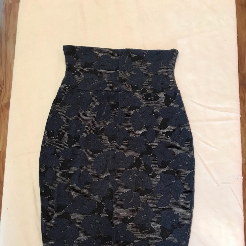 Ecote Navy Floral Print High Waisted Pencil Skirt - Picture 13 of 13